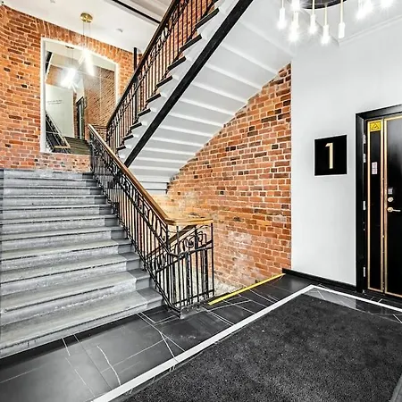 Urban-glam Centre With A Gym And Terrace Apartment *