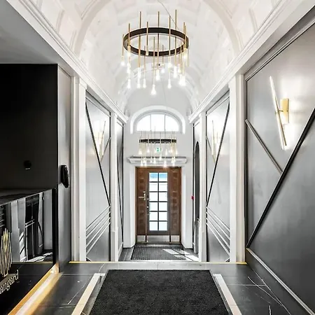 Urban-glam Centre With A Gym And Terrace