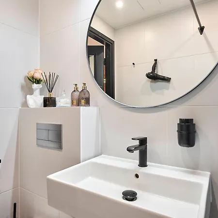 Urban-glam Centre With A Gym And Terrace Apartament