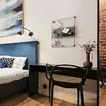 Urban-glam Centre With A Gym And Terrace 아파트 *