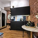 아파트 Urban-glam Centre With A Gym And Terrace *