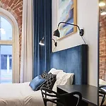 Urban-glam Centre With A Gym And Terrace 아파트 *